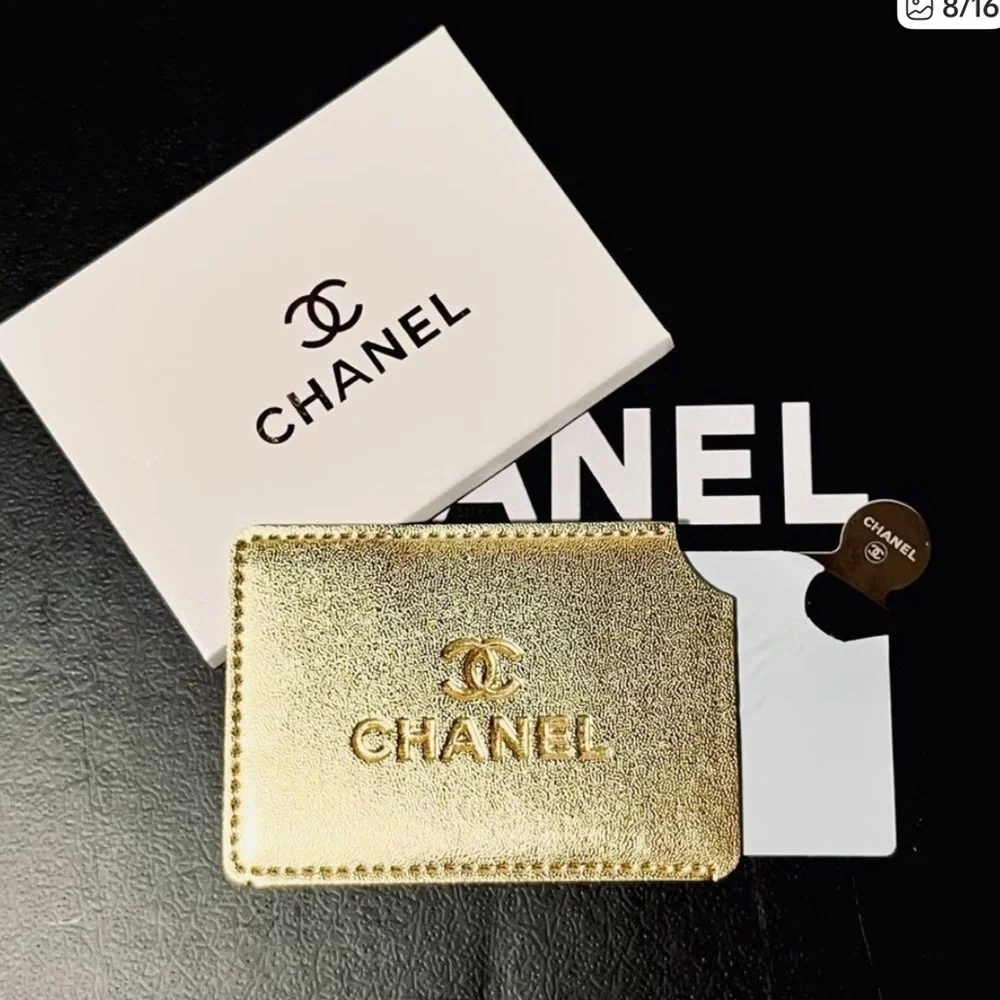CHANEL Metallic Gold Card Holder - Picture 3 of 5